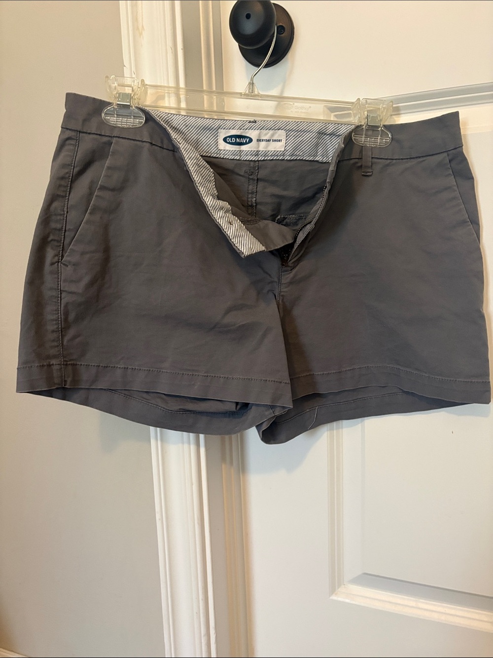 Old Navy Charcoal Gray Women's Everyday Shorts